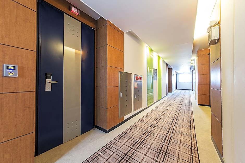 Metro Tourist Hotel Cheonan