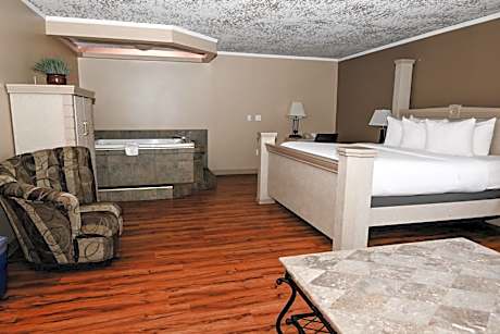 King Suite with Whirlpool - Non-smoking