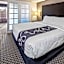 La Quinta Inn & Suites by Wyndham Anaheim Disneyland