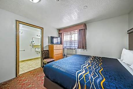 Queen Room - Disability Access/Non-Smoking