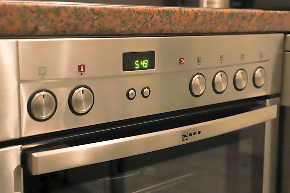 «Go West» guest rooms