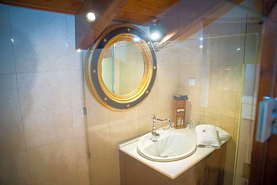 Maritsas Hotel & Suites