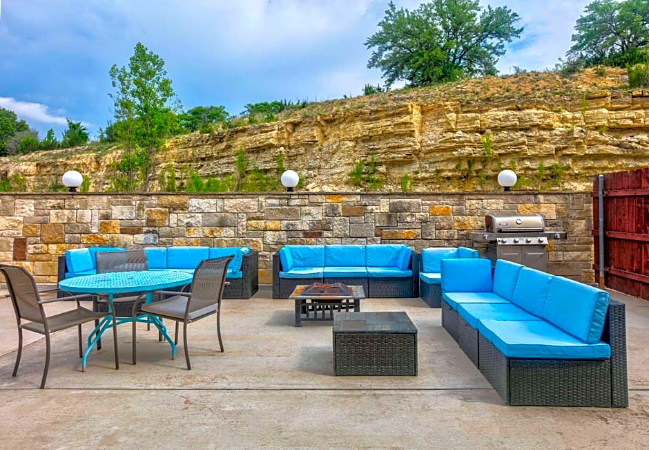 Baymont Inn & Suites by Wyndham Glen Rose