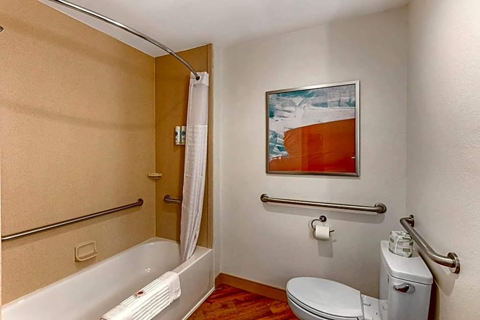 Comfort Inn & Suites Verona at Turning Stone Resort Casino