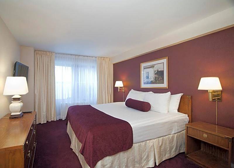 Murray Hill East Suites