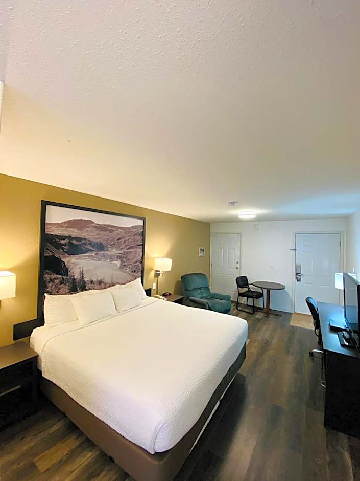 Super 8 by Wyndham 100 Mile House