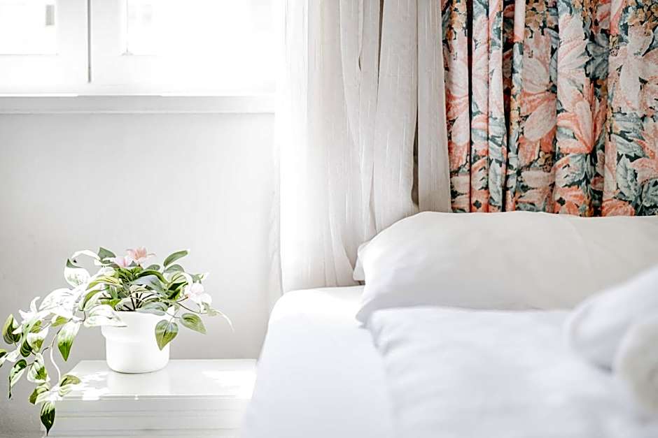 Self-Check-In Hotel Adlon