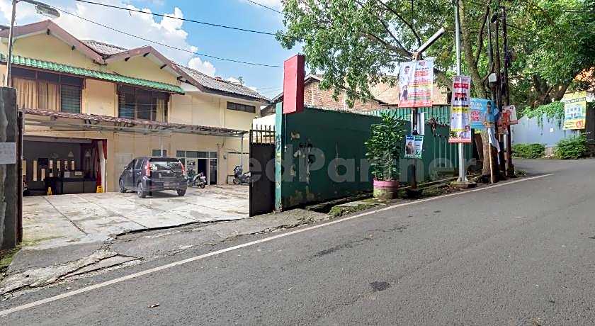 Wisma Alamanda near Terminal Cicaheum RedPartner