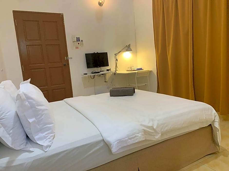 ANGGERIK IMPIAN HOTEL -Best for Travellers at Kuala Berang