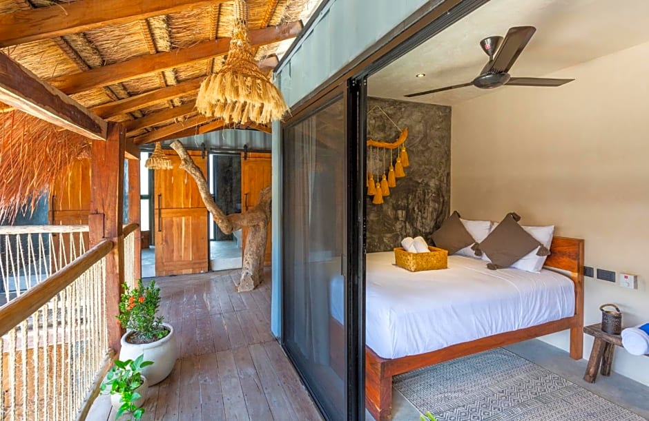 Meteora Stay & Coffeehouse Tulum