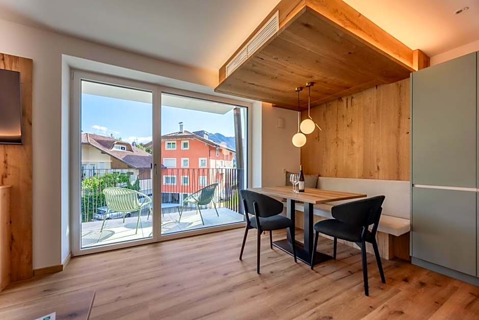 Laurena Aparthotel near Brixen