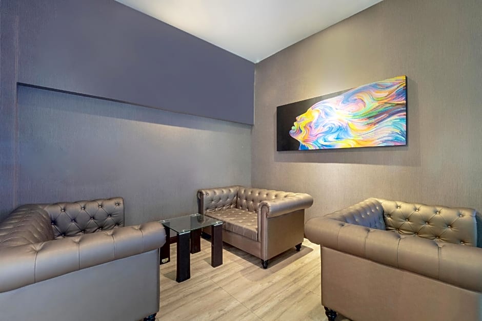 OYO 75382 Chonburi Hotel