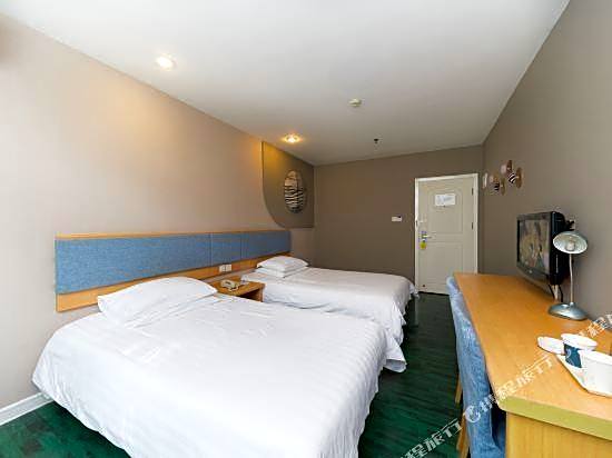 Home Inn (Guangzhou Tianpingjia Metro Station Chengguang Building)