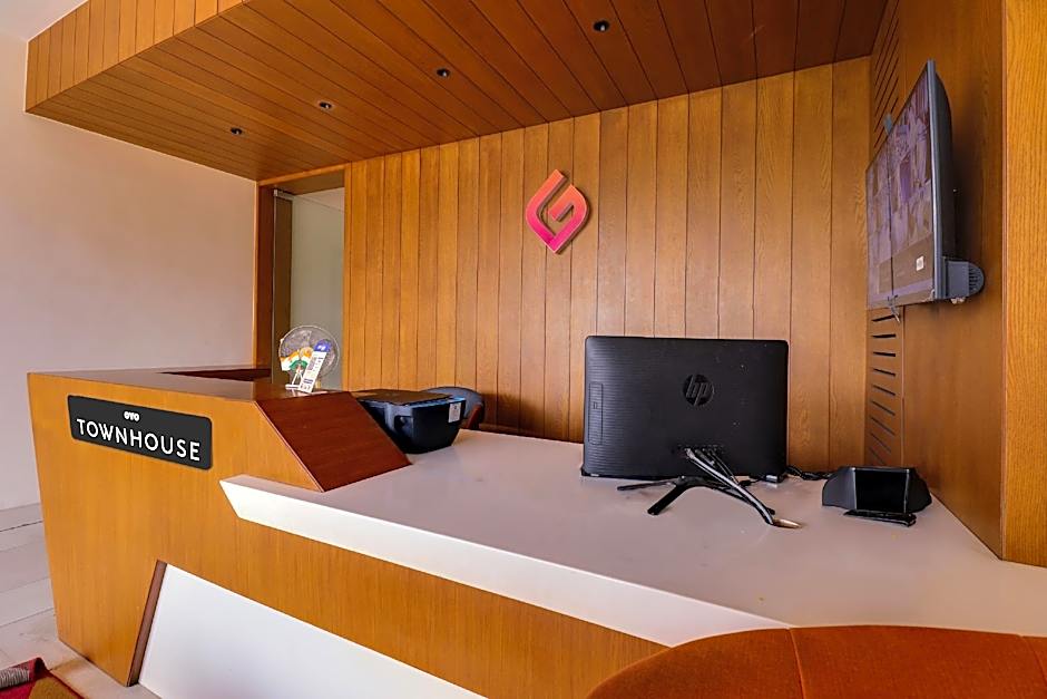Super Oyo Townhouse 1144 Hotel RCC 7 Lamps – Visakhapatnam, WI