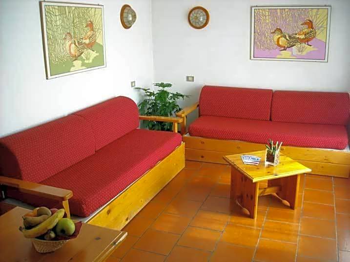 Foto 1 dari 5 — Larger 2 Bedroom Apartment
