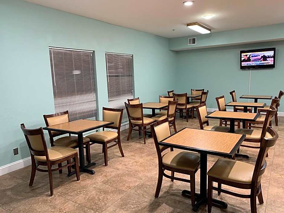 Super 8 by Wyndham Midlothian/Richmond Area