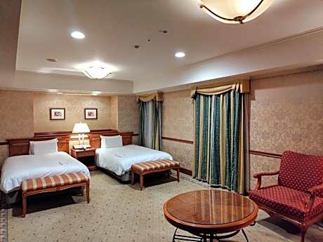 Junior Suite - Non-Smoking