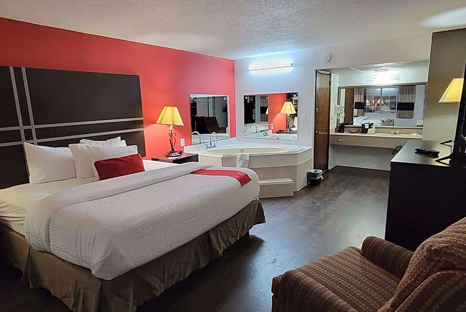 Ramada by Wyndham Mountain Home