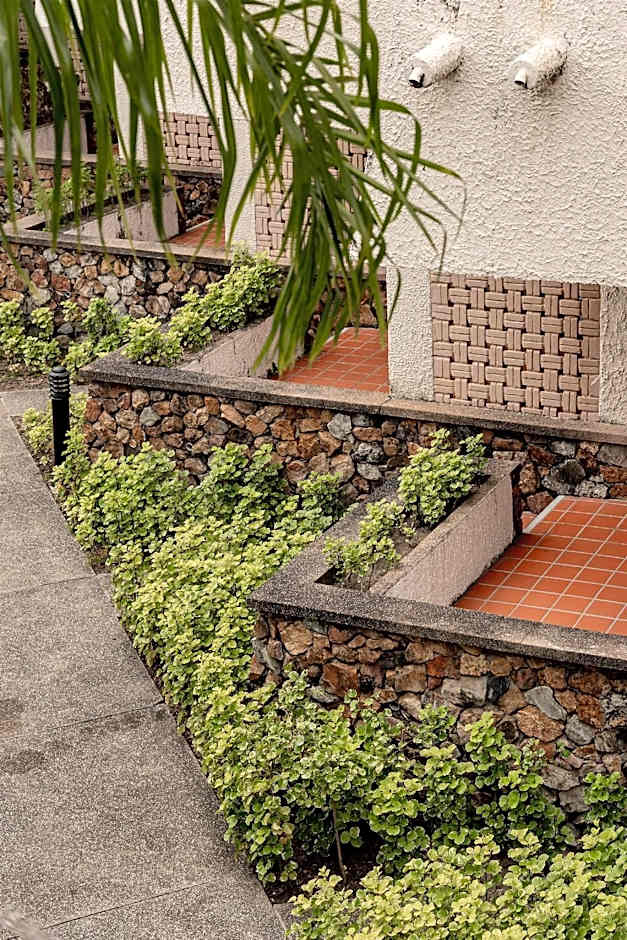 Tropicana Hotel (SHA Extra Plus)