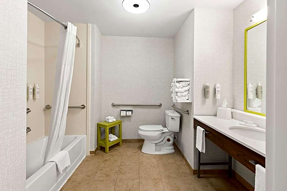 Hampton Inn By Hilton & Suites Canton