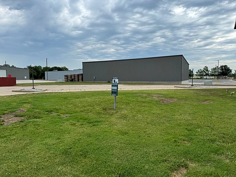 Super 8 by Wyndham Independence KS