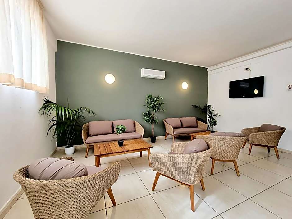 Hotel Elefantino Grey - Free Brunch & Breakfast Until 13-00 - Vicinissimi a Mirabilandia