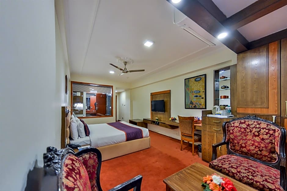 Batra Hotel and Residences