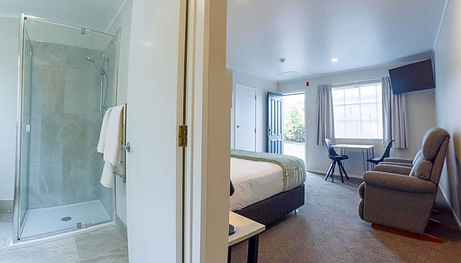Bks Pohutukawa Lodge