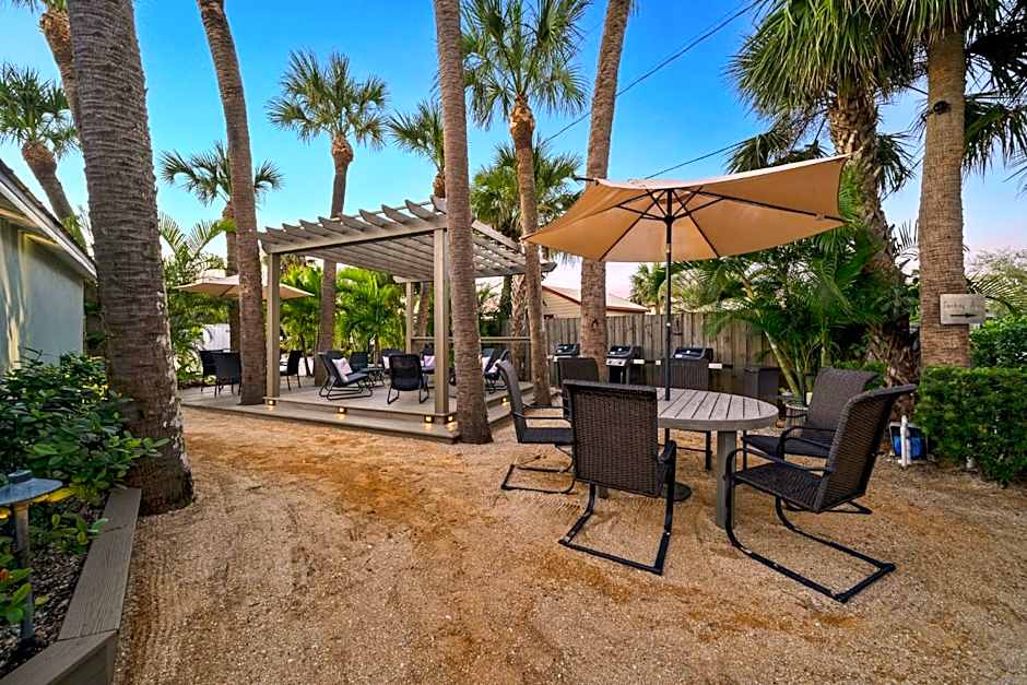 Boutique Vacation Rental Complex At Beach