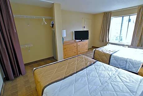 Studio with 2 Queen Beds - Non-Smoking