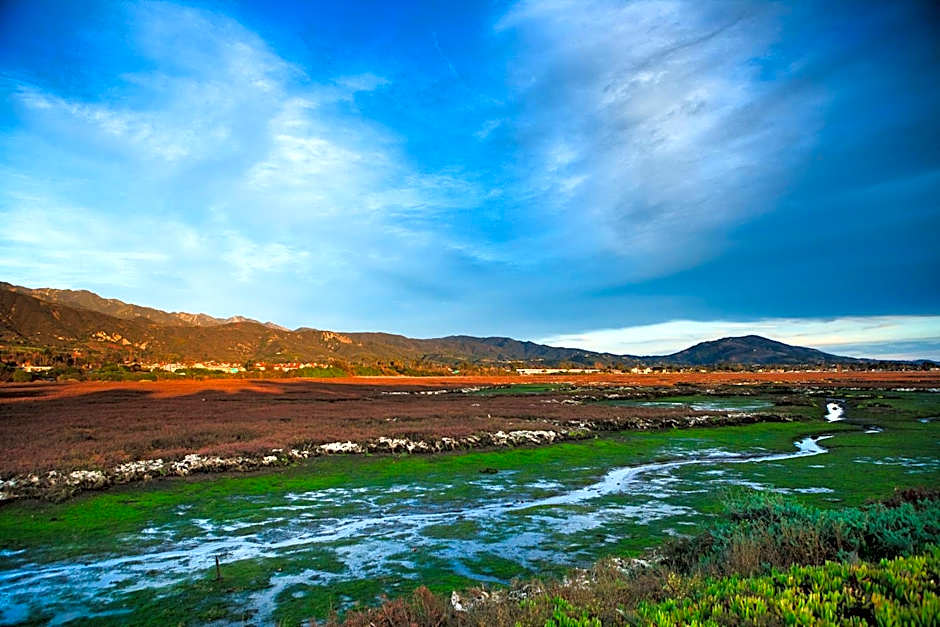 Holiday Inn Express & Suites Carpinteria By IHG