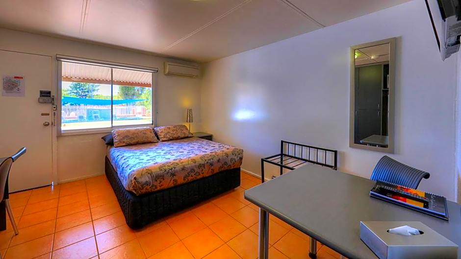 Halls Creek Motel