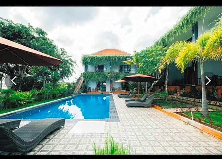 Tinggian Hill Retreat