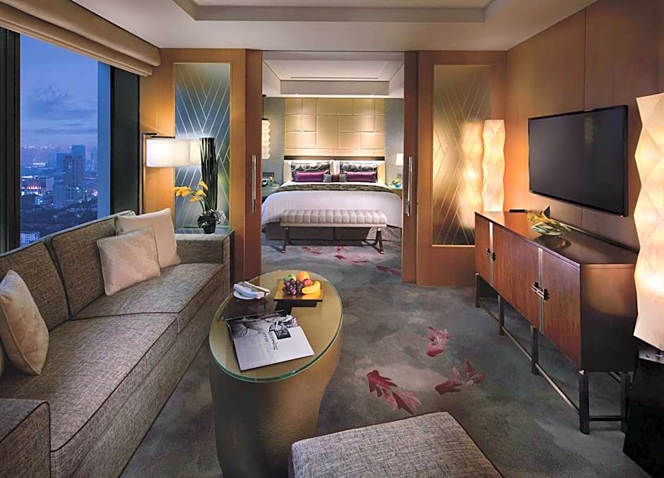 Photo 1 of 7 of Horizon Club Executive 1 King Bed