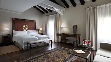 Superior Triple Room (2 Adults + 1 Child)