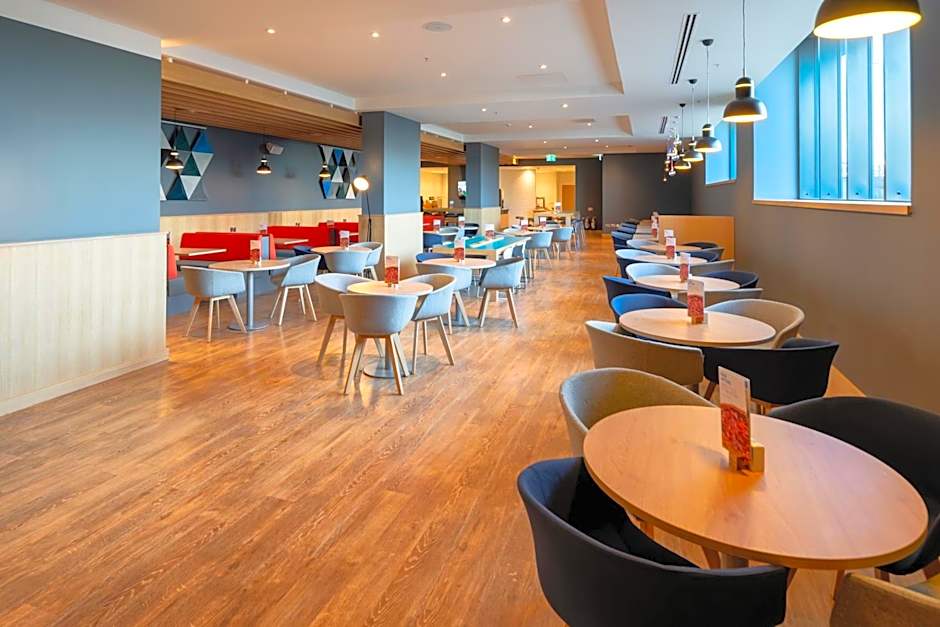 Holiday Inn Express - London Heathrow T4 By IHG