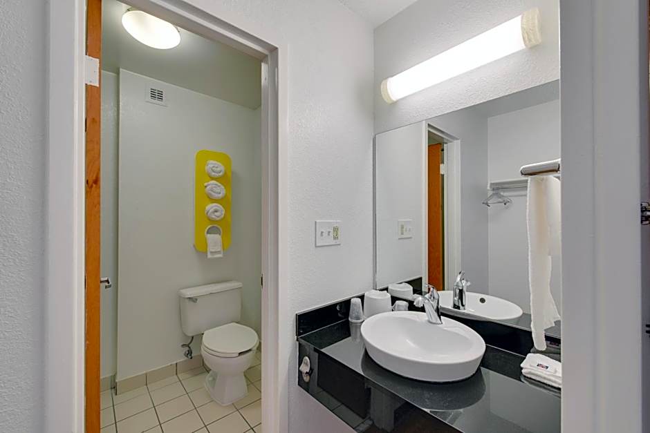 Motel 6 Virginia Beach