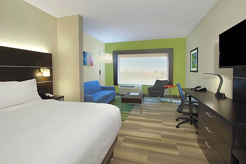Holiday Inn Express & Suites Brookshire - Katy Freeway By IHG