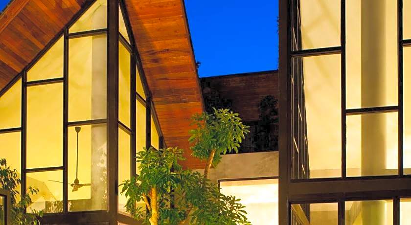 Villa Thalanena By The Beach