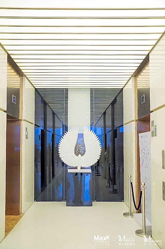 Grand Madison Qingdao Harbour-view Central（Former Qingdao Farglory Hotel）