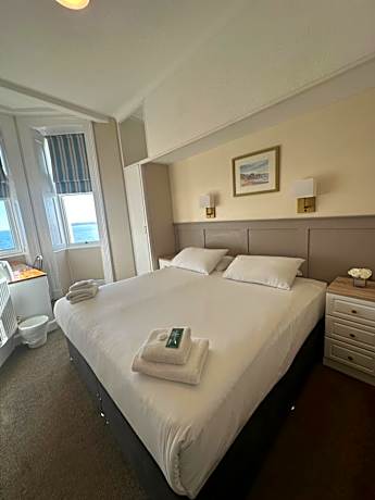 Double or Twin Room with Sea View