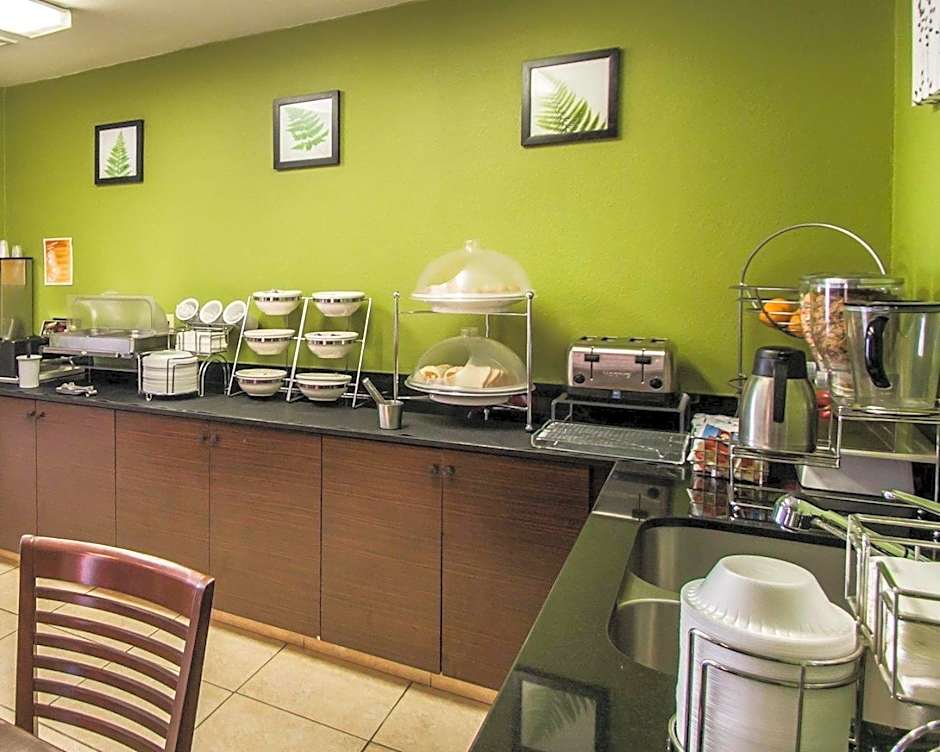 Sleep Inn & Suites Niantic North