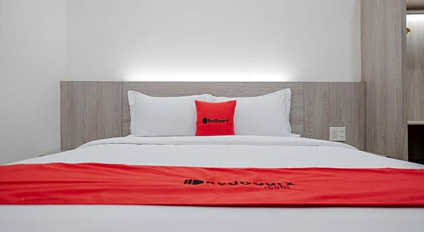 RedDoorz Plus @ Jalan Juanda Medan