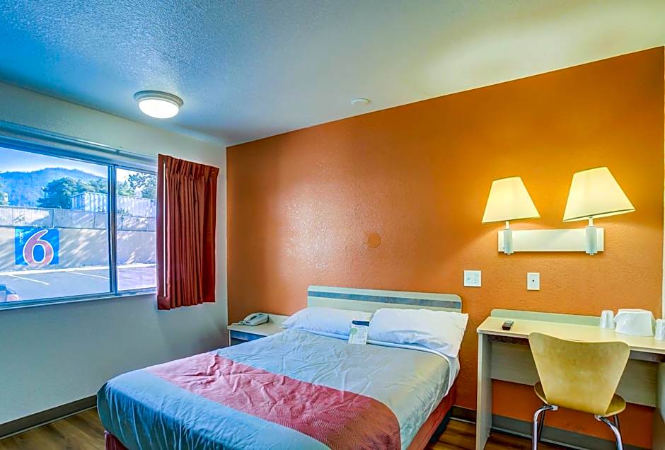 Motel 6-Grants Pass, OR