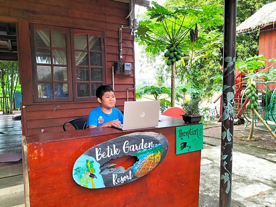 Betik Garden Home
