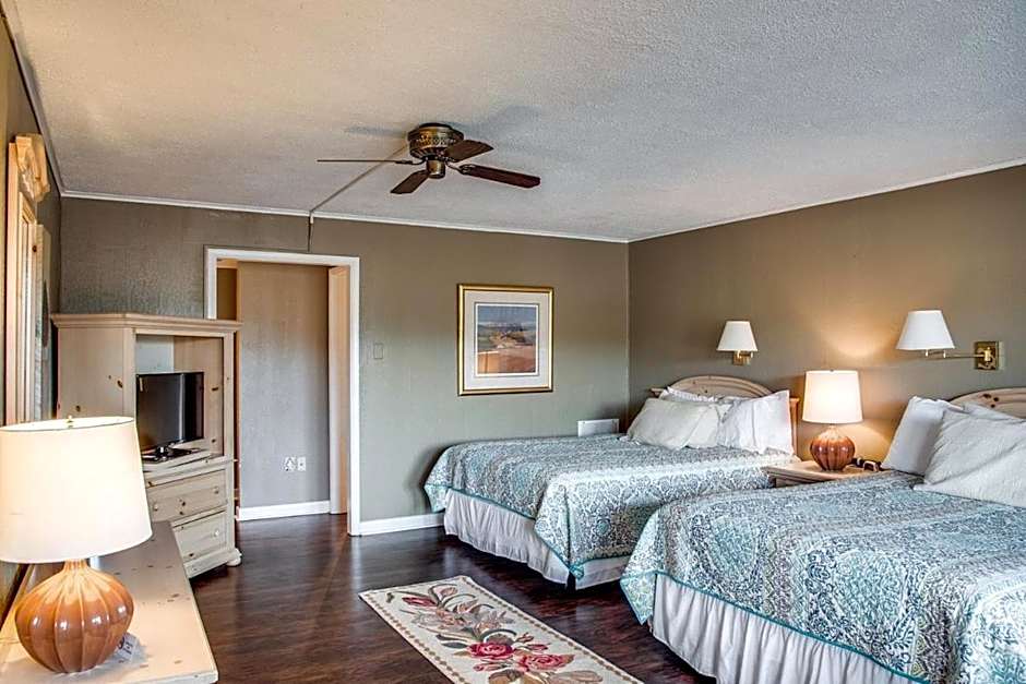 Cliff Dwellers Inn