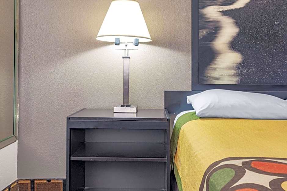 Super 8 by Wyndham League City/Kemah Area