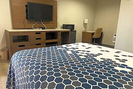 Suite - Queen Bed Non-Smoking