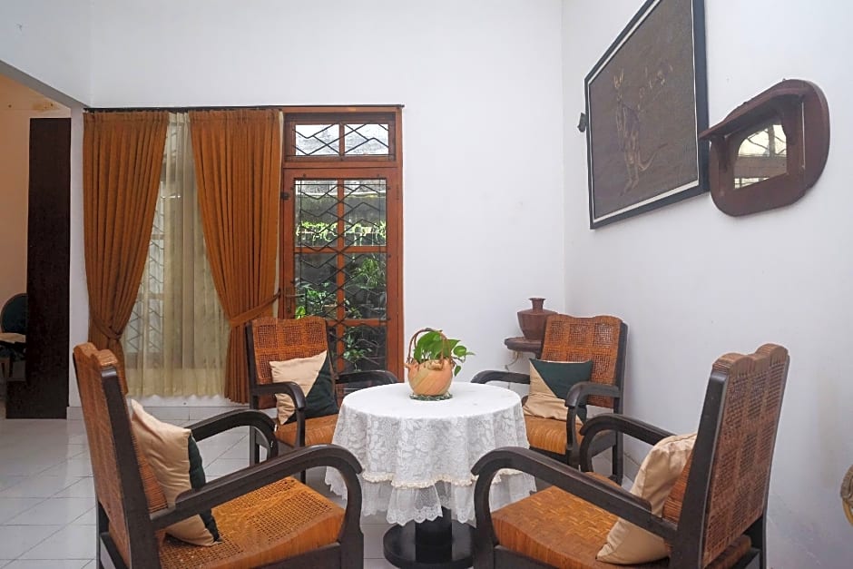 RedDoorz @ Griya Cemara Homestay Yogyakarta