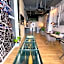 Thruster - Rooms, Kitchen, Chill-Out Zone-Netflix, Lobby-Netflix